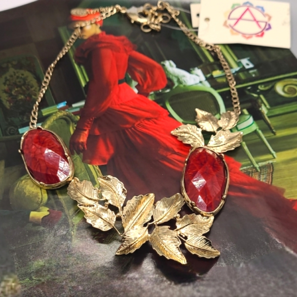 NWT Amrita Singh Lindian Goddess Leaf Gold Statement Necklace